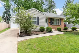 428 Ingleside Ave, Aurora, IL 60506 - Photo 2