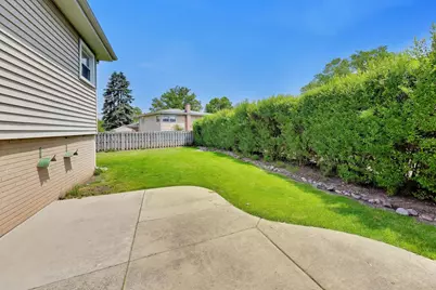 7630 Beckwith Road, Morton Grove, IL 60053 - Photo 32