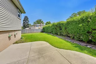 7630 Beckwith Rd, Morton Grove, IL 60053 - Photo 32
