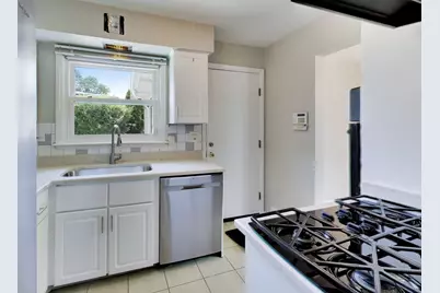 7630 Beckwith Road, Morton Grove, IL 60053 - Photo 12