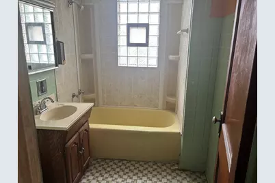 1028 Thomas Avenue, Forest Park, IL 60130 - Photo 18