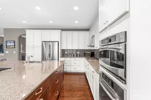 2832 Chevy Chase Ln, Naperville, IL 60564 - Photo 12