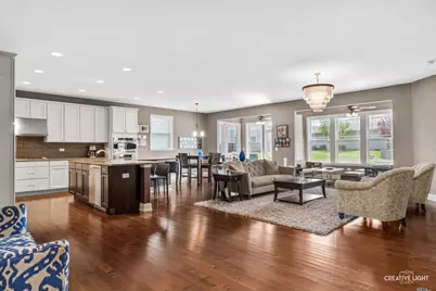 2832 Chevy Chase Lane, Naperville, IL 60564 - Photo 2