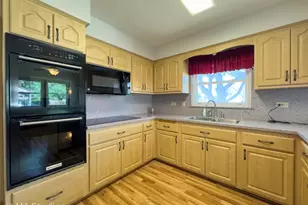 8636 40th St, Lyons, IL 60534 - Photo 12