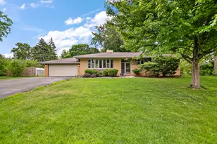 9225 S 86th Ave, Hickory Hills, IL 60457 - Photo 1