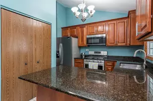 3332 N Lewis Ave, Waukegan, IL 60087 - Photo 10