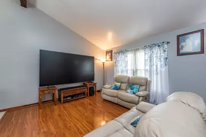 3332 N Lewis Avenue, Waukegan, IL 60087 - Photo 4