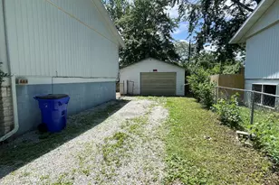 3265 Robin Dr, Decatur, IL 62526 - Photo 4