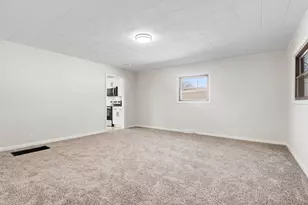 629 Thornton St, Lockport, IL 60441 - Photo 4