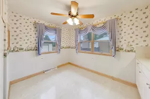 309 Wisconsin Dr, Des Plaines, IL 60016 - Photo 12