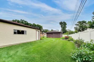 309 Wisconsin Dr, Des Plaines, IL 60016 - Photo 36