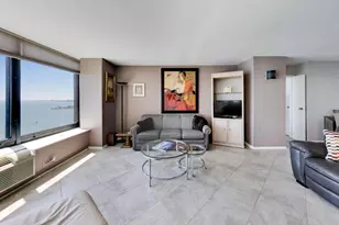 155 N Harbor Dr, Chicago, IL 60601 - Photo 4