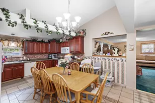 205 N Park St, Milford, IL 60953 - Photo 16