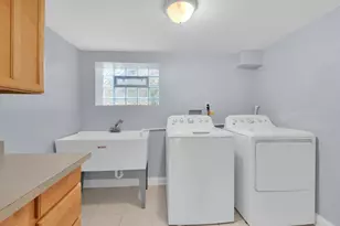 10520 S Hamilton Ave, Chicago, IL 60643 - Photo 26