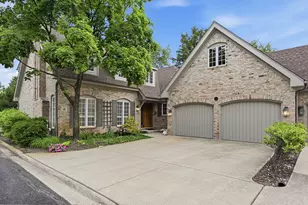18 Tartan Ridge Rd, Burr Ridge, IL 60527 - Photo 1