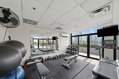 375 W Erie Street #604, Chicago, IL 60654 - Photo 32