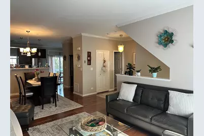 172 N East River Road #R, Des Plaines, IL 60016 - Photo 8