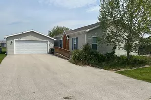 22439 S Remington Dr, Channahon, IL 60410 - Photo 2