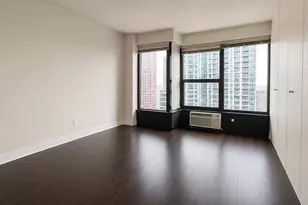 30 E Huron St, Chicago, IL 60611 - Photo 4