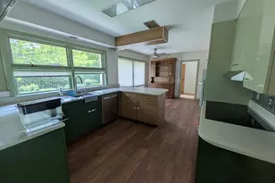 521 College Terrace, Dekalb, IL 60115 - Photo 18