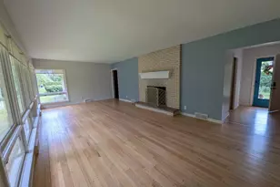 521 College Terrace, Dekalb, IL 60115 - Photo 8