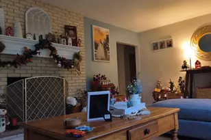 521 College Terrace, Dekalb, IL 60115 - Photo 4