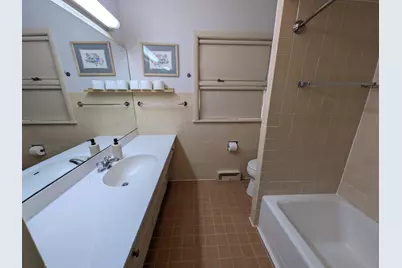 521 College Terrace, Dekalb, IL 60115 - Photo 10