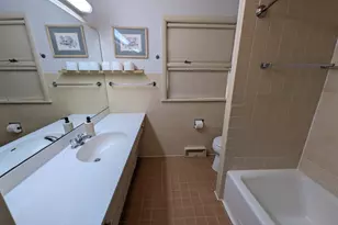 521 College Terrace, Dekalb, IL 60115 - Photo 10