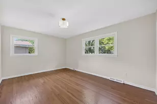 262 S 19th St, Saint Charles, IL 60174 - Photo 12