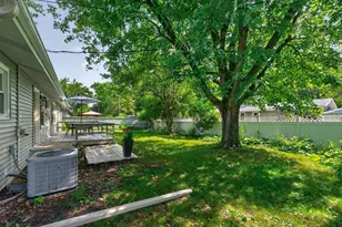 262 S 19th St, Saint Charles, IL 60174 - Photo 34
