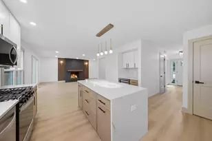 421 Russet Ave, Naperville, IL 60565 - Photo 6