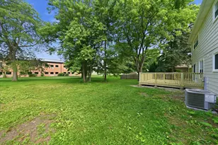 421 Russet Ave, Naperville, IL 60565 - Photo 44