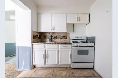 652 E 105th Place, Chicago, IL 60628 - Photo 4