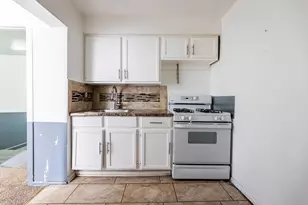 652 E 105th Pl, Chicago, IL 60628 - Photo 4
