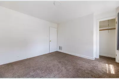 652 E 105th Place, Chicago, IL 60628 - Photo 8