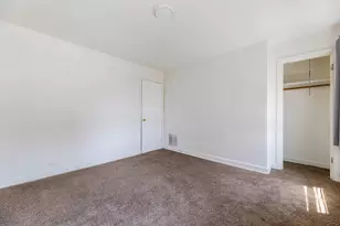 652 E 105th Pl, Chicago, IL 60628 - Photo 8