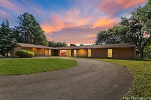 80 Meadow Hill Rd, Barrington Hills, IL 60010 - Photo 2