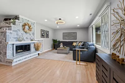 1923 Warwick Lane, Schaumburg, IL 60193 - Photo 2