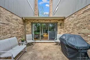 65 Country Club Dr, Bloomingdale, IL 60108 - Photo 6