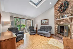65 Country Club Dr, Bloomingdale, IL 60108 - Photo 10
