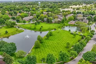 65 Country Club Dr, Bloomingdale, IL 60108 - Photo 4