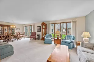 65 Country Club Dr, Bloomingdale, IL 60108 - Photo 12