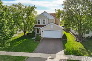 346 Prairie Mist Dr, Round Lake, IL 60073 - Photo 2