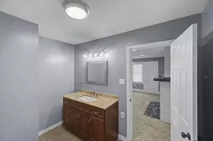 4210 E Park Ln, Decatur, IL 62521 - Photo 14