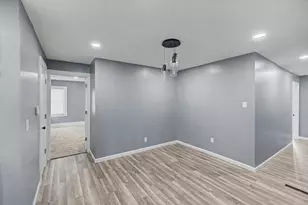 4210 E Park Ln, Decatur, IL 62521 - Photo 12
