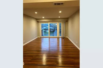 207 W Park Avenue #204, Libertyville, IL 60048 - Photo 2