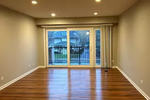 207 W Park Ave, Libertyville, IL 60048 - Photo 2