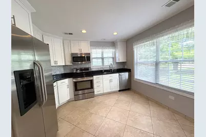 258 Odlum Court #258, Schaumburg, IL 60194 - Photo 6