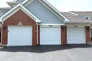 258 Odlum Ct, Schaumburg, IL 60194 - Photo 2