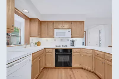 2255 Durand Drive, Downers Grove, IL 60515 - Photo 8